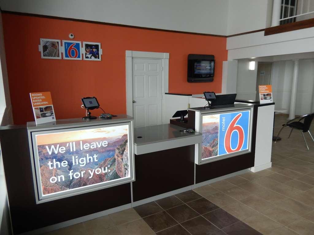 Motel 6 Portland Interiør billede